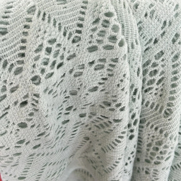 Crochet poncho - Picture 1 of 3